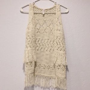 Cover up macrame like.